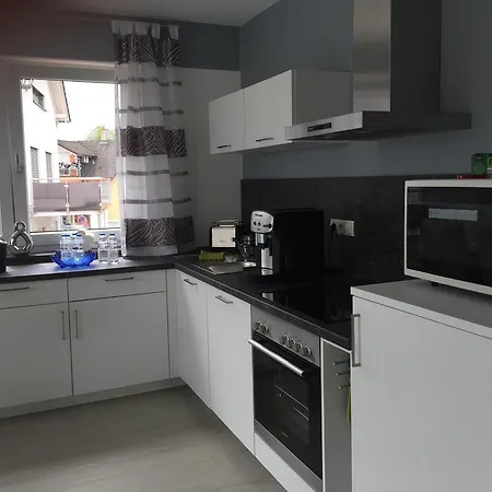 فيراينفوهنانغين بالي *